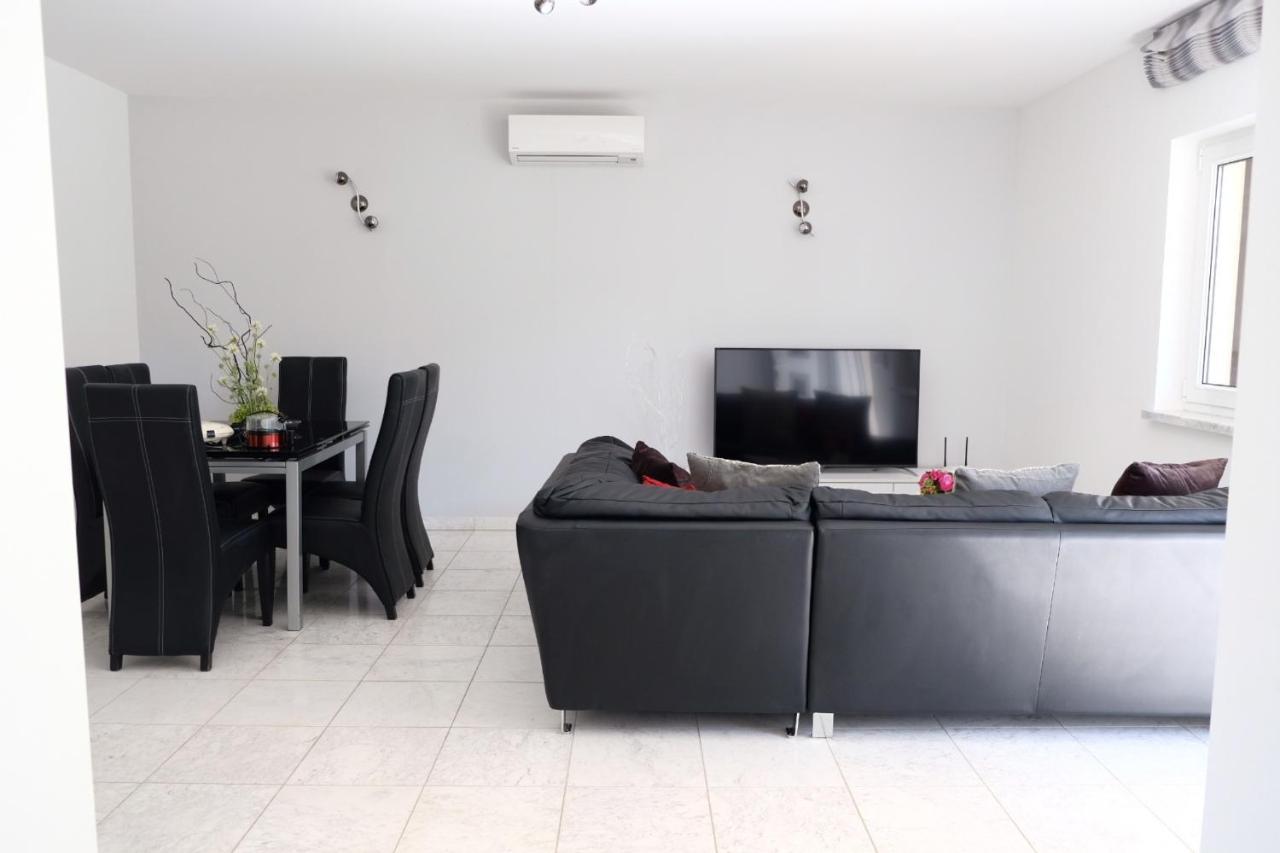 Villa Tonika Povlja  Extérieur photo